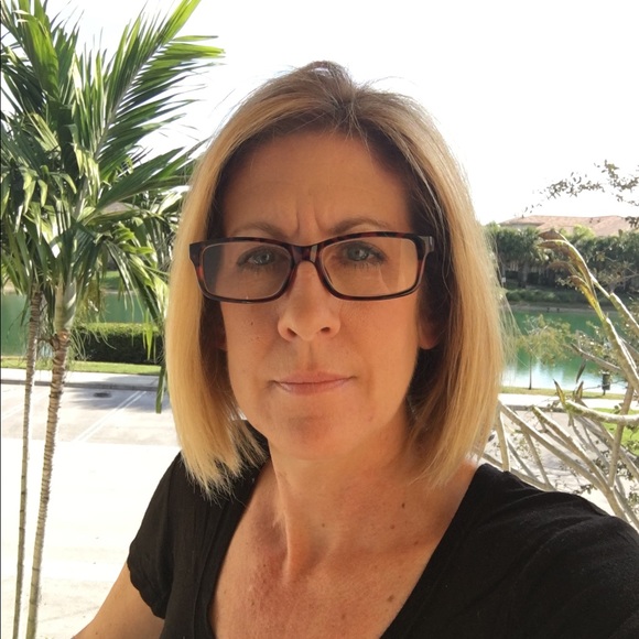 Meet your Posher, Tara - Picture 2 of 3